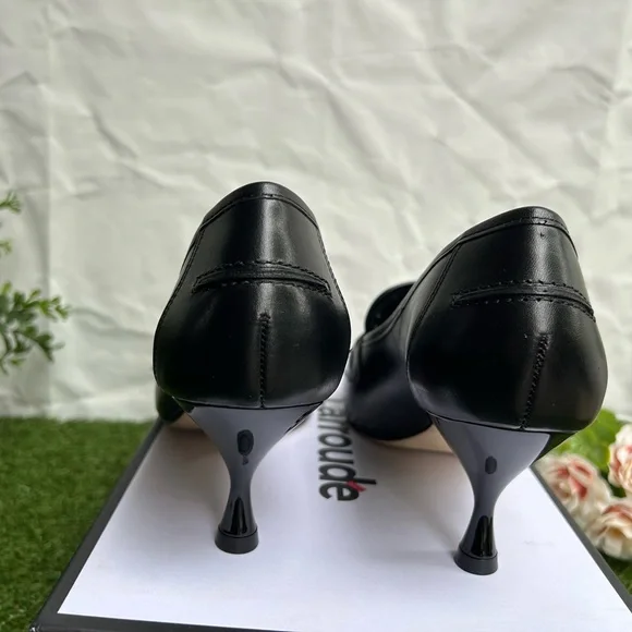 Larroudé women Susan Pump In Black Leather size 8.5 $330 gently used